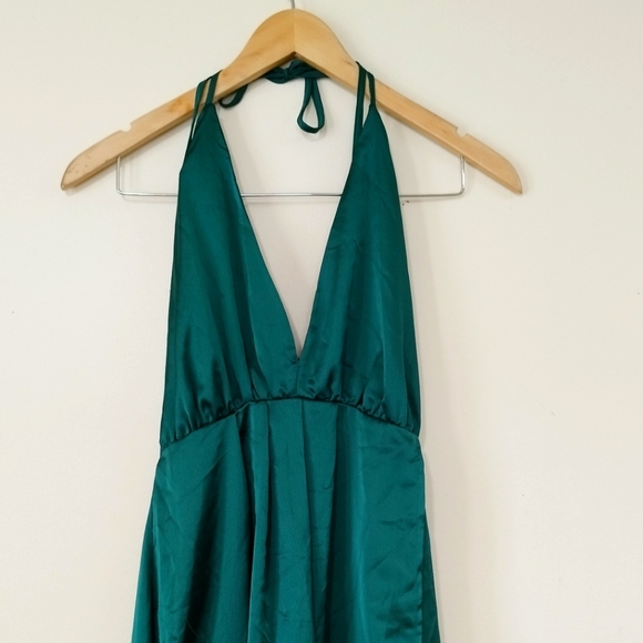 Satin dress with slit - Picture 5 of 8